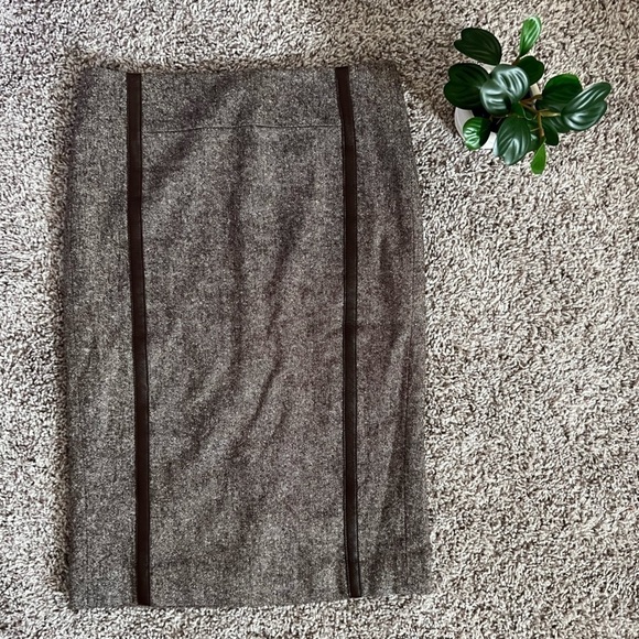 Bebe Wool, Silk Blend Herringbone Pencil Skirt Sz 2 - Picture 1 of 6